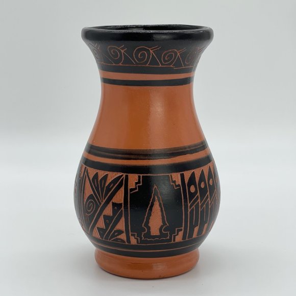 Traditional Navajo Dine Pottery Vase Signed Vincent Hicks Bear Claw - Picture 2 of 11